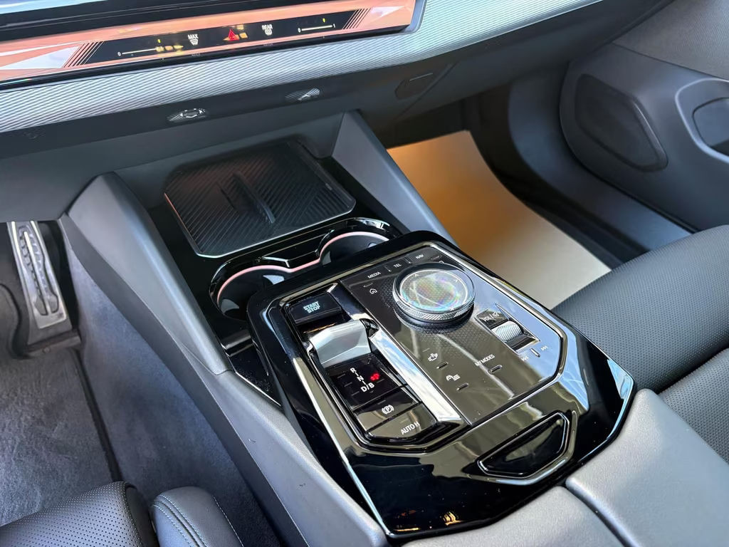 BMW i5