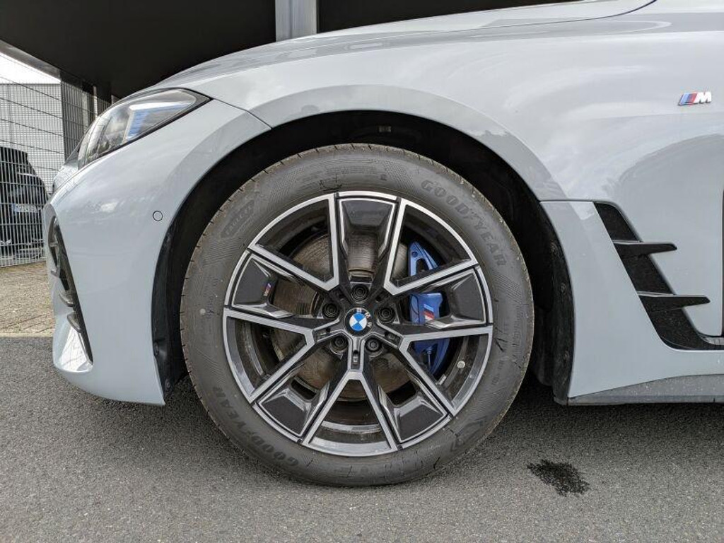 BMW M440