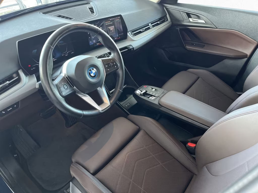 BMW iX1