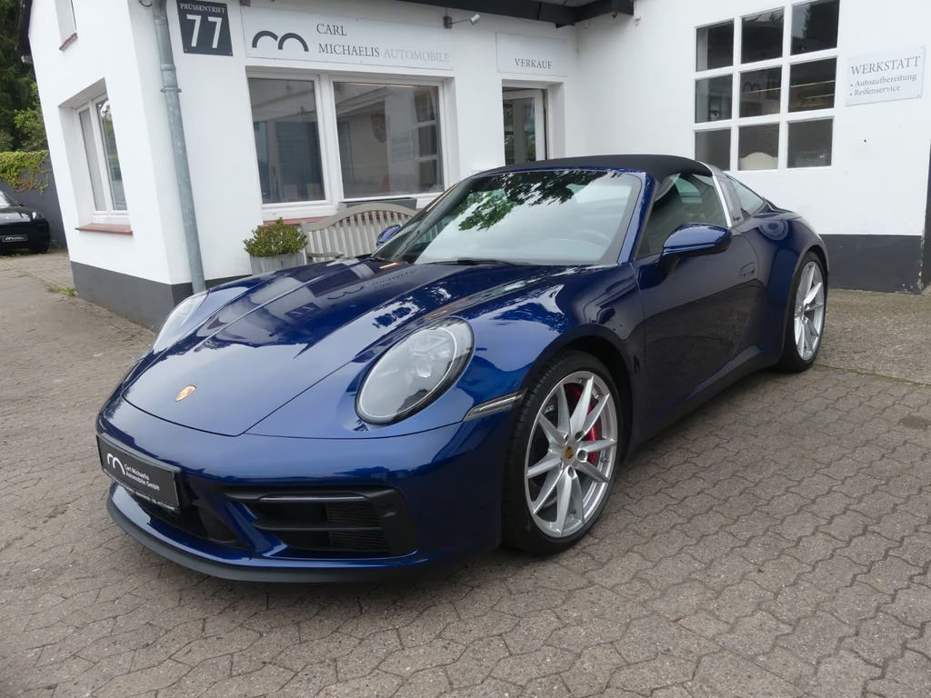 Porsche 911 GTS 4 Cabriolet Targa