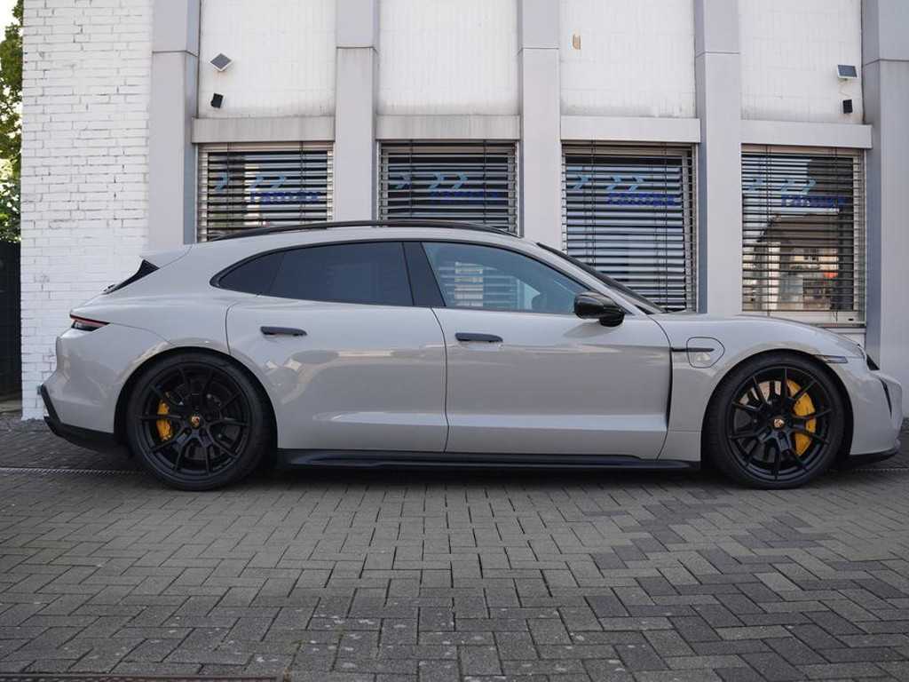 Porsche Taycan GTS Sport Turismo