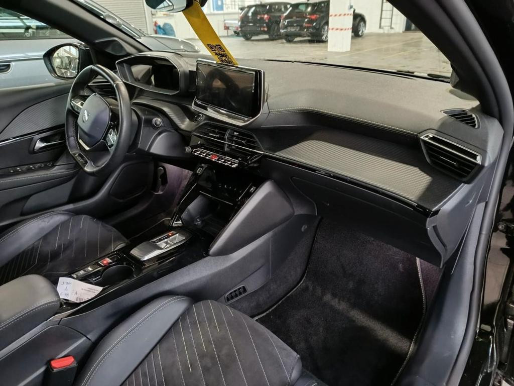 Peugeot e-208