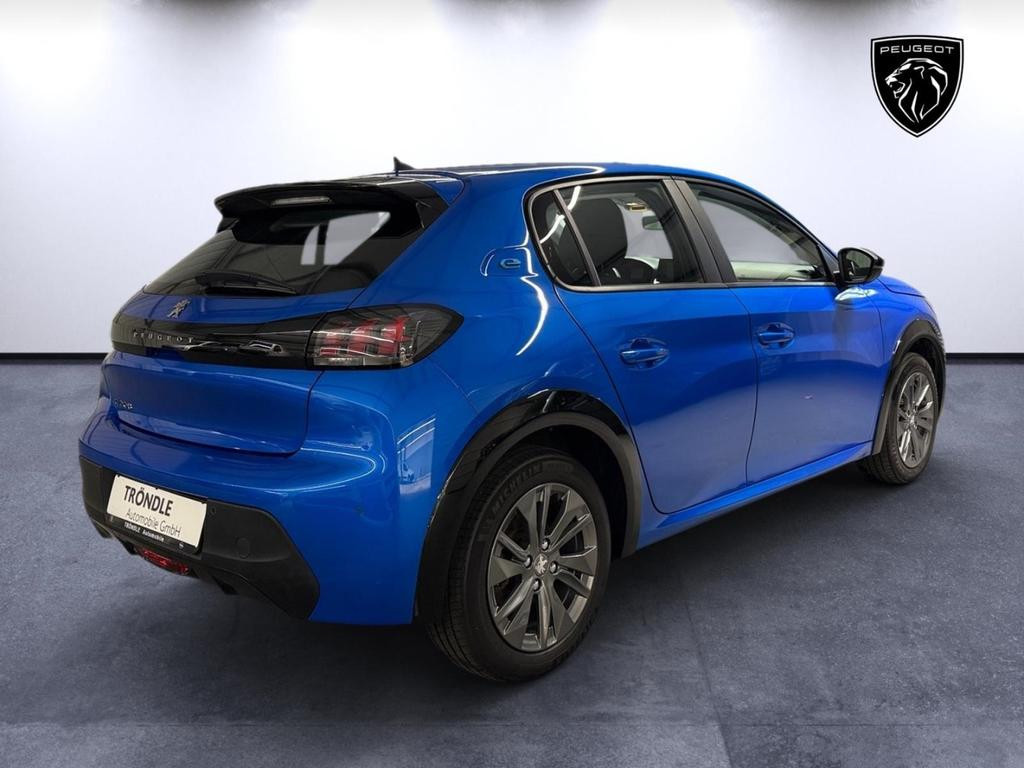 Peugeot e-208