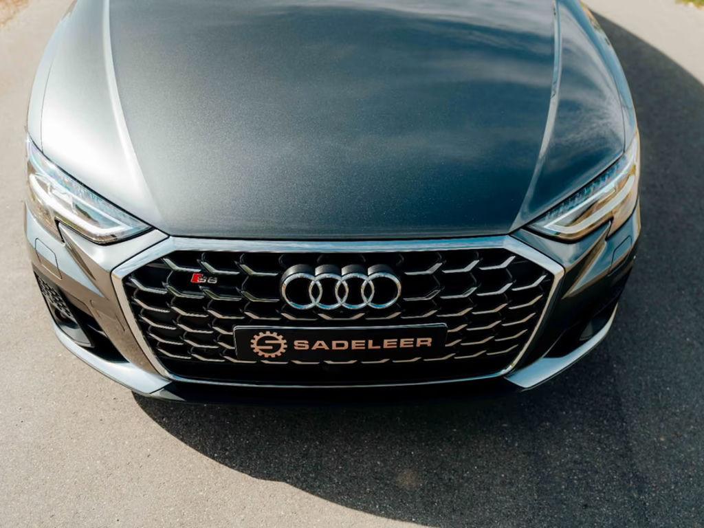 Audi S8