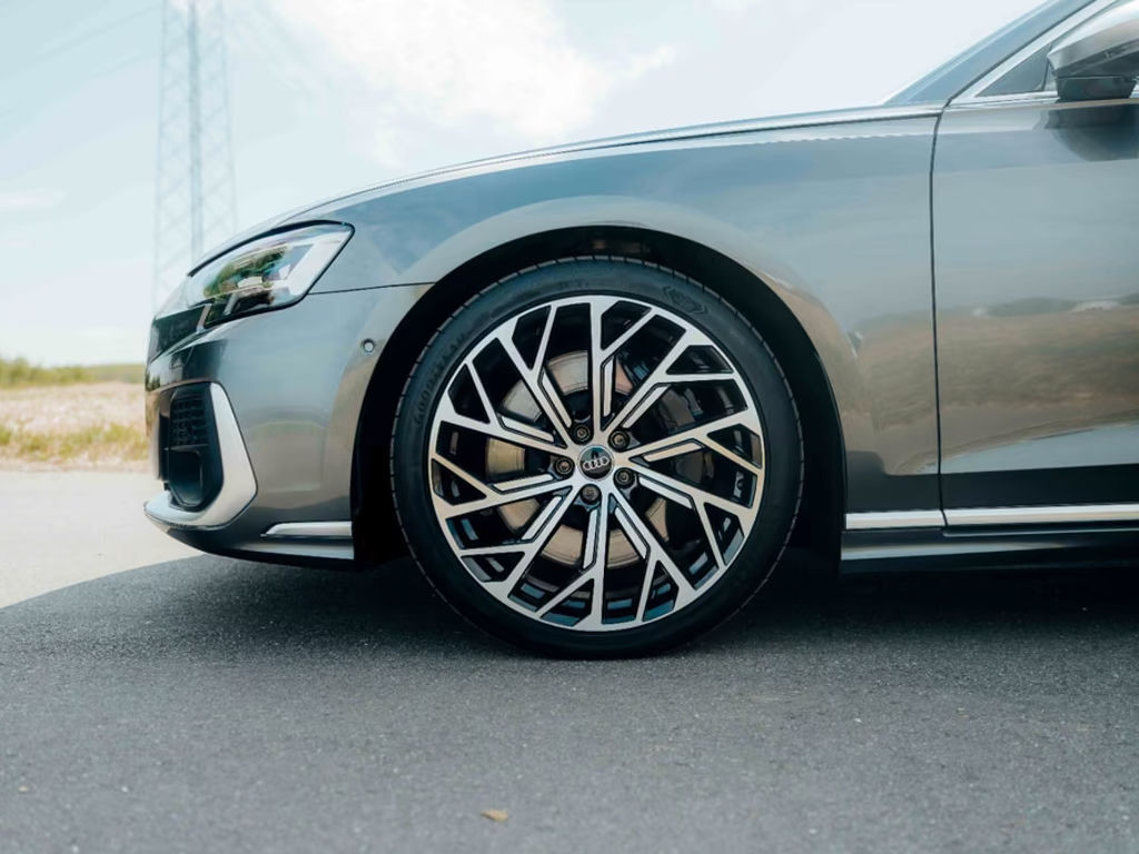 Audi S8