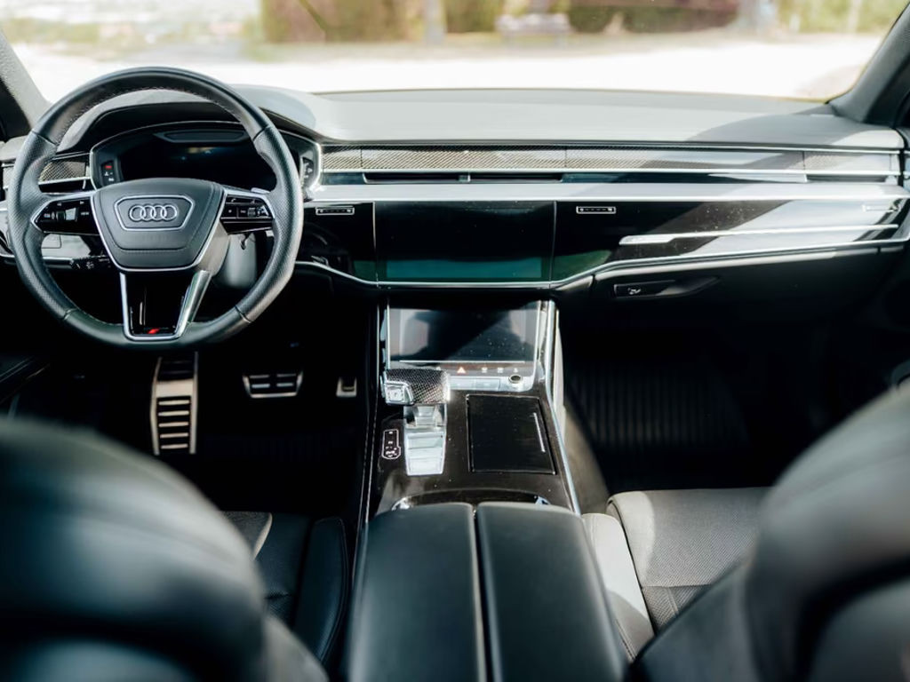 Audi S8