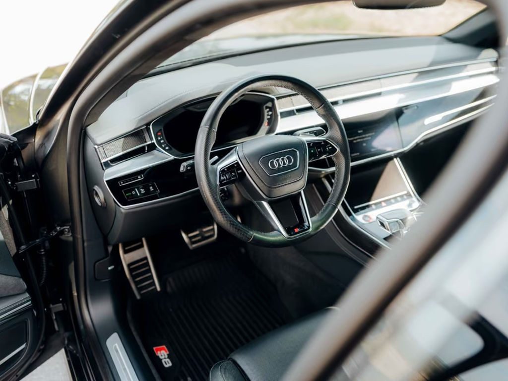 Audi S8