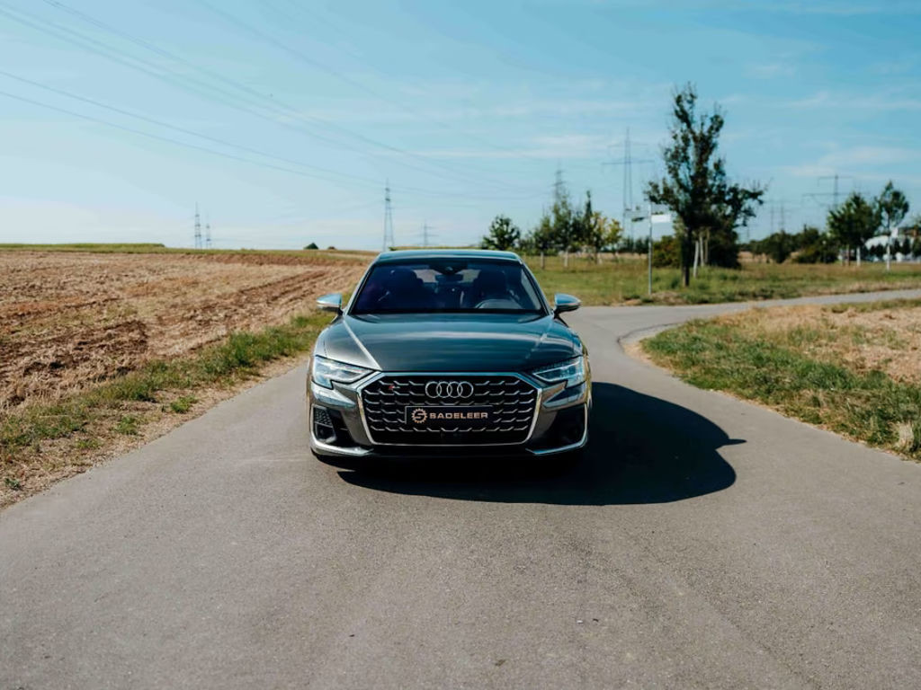 Audi S8