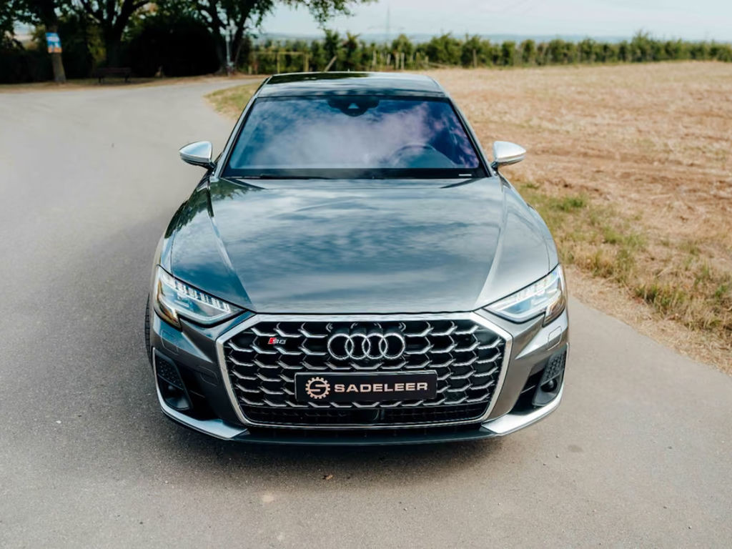 Audi S8