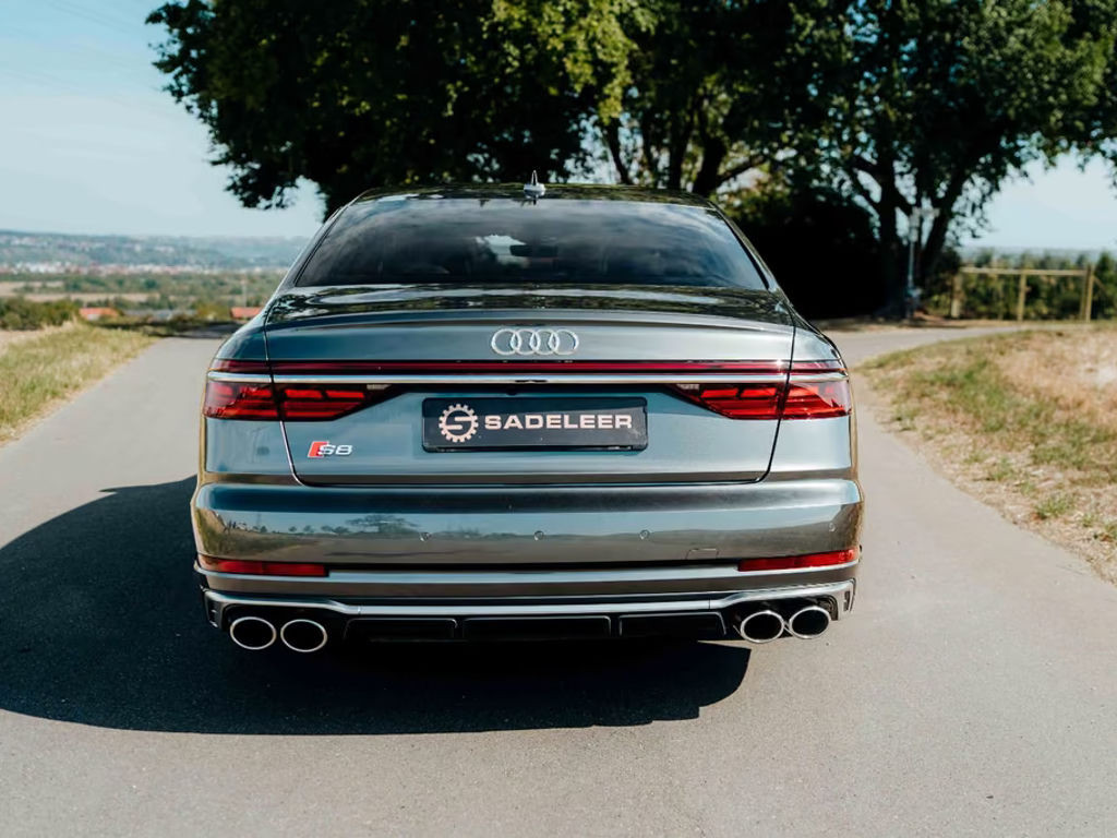 Audi S8