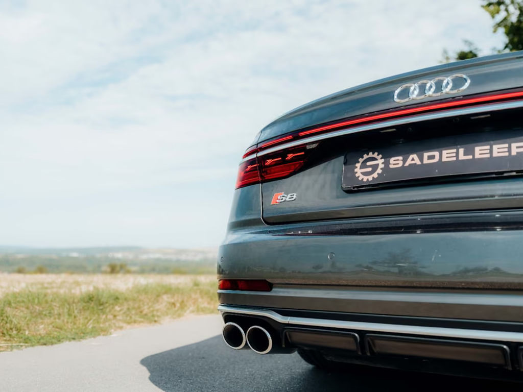 Audi S8
