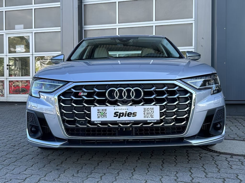 Audi S8