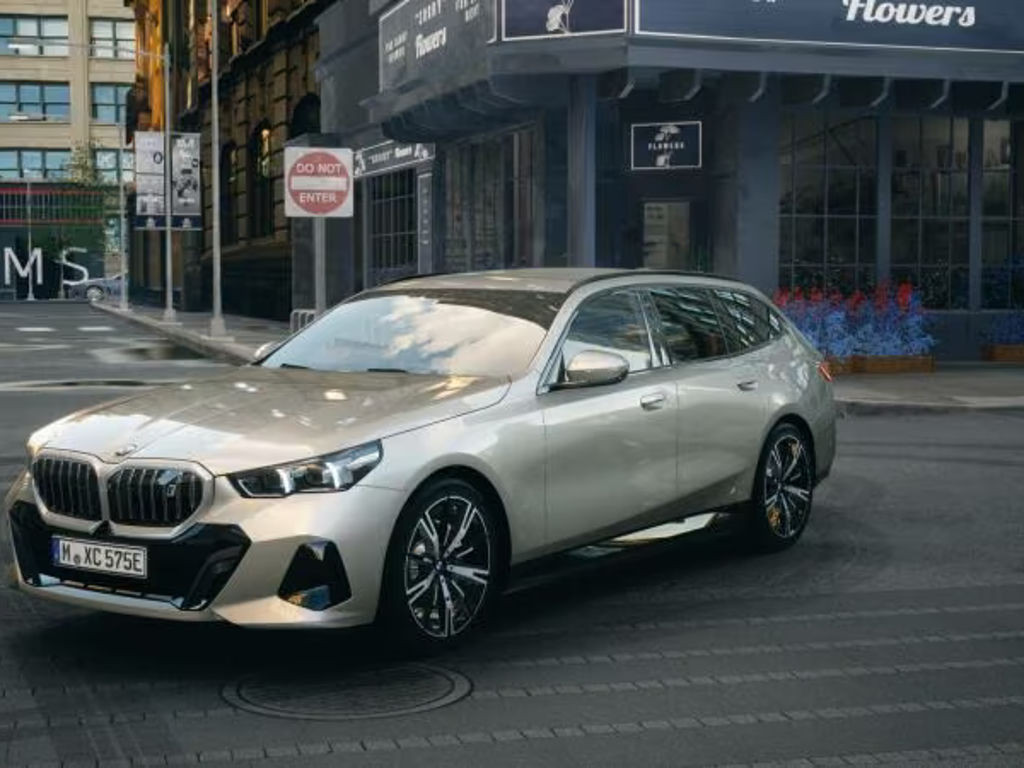 BMW i5 Touring