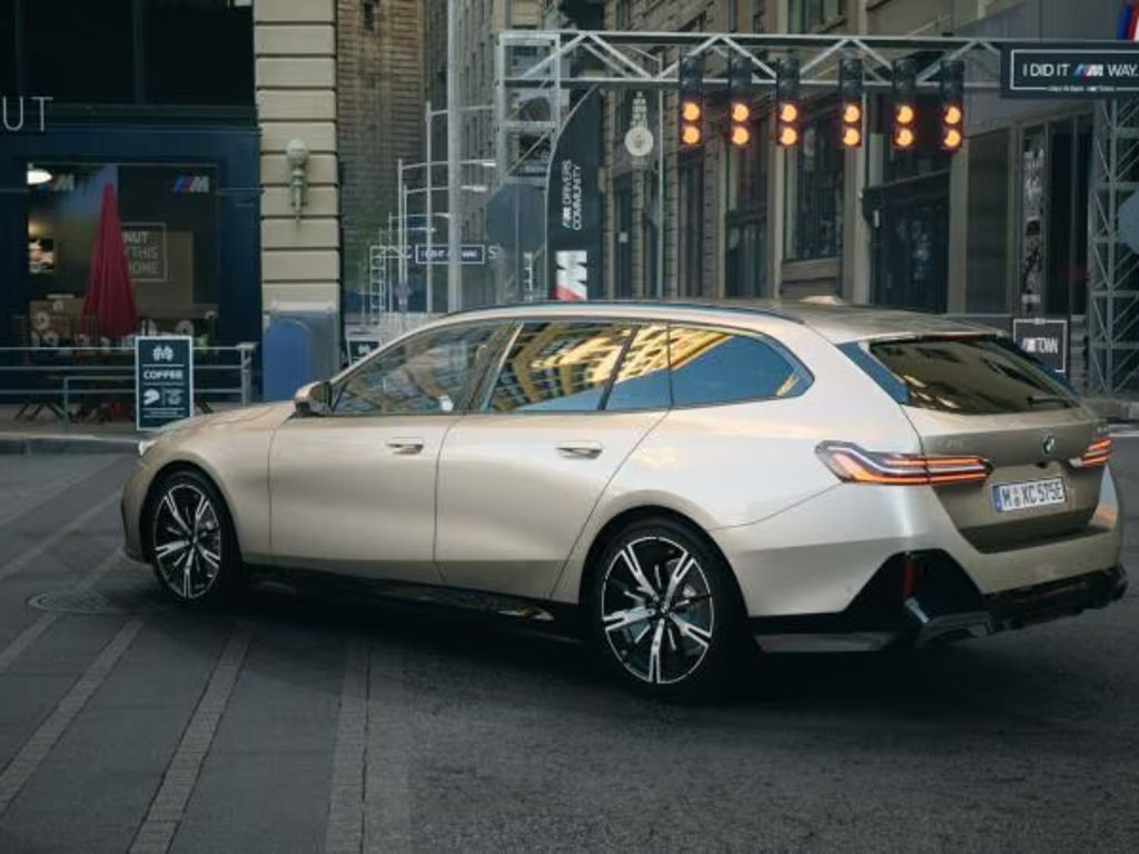 BMW i5