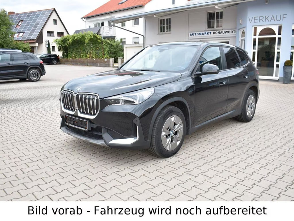 BMW iX1