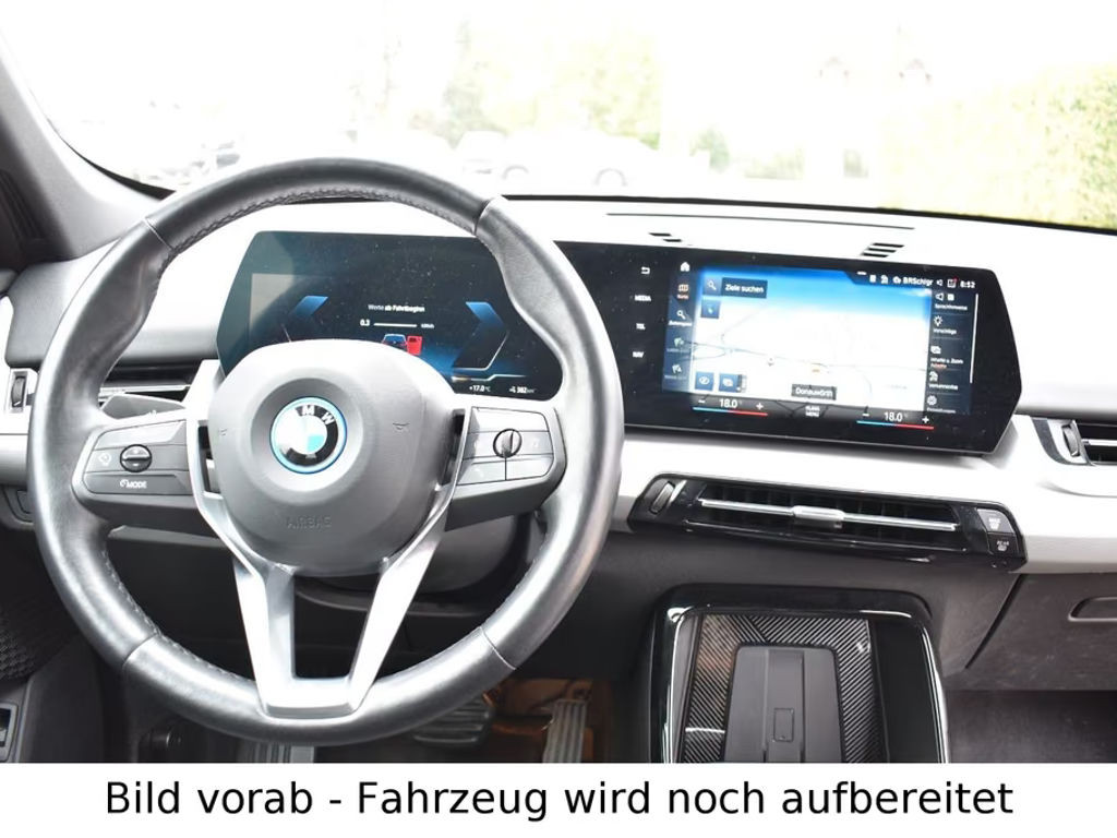 BMW iX1