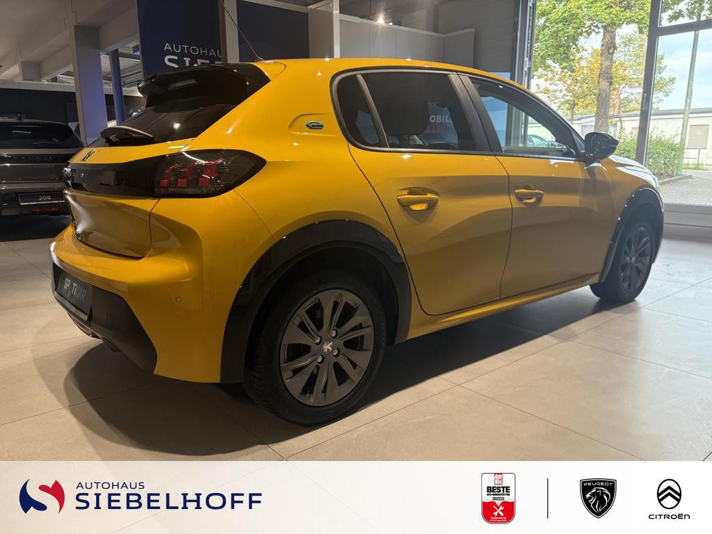 Peugeot e-208