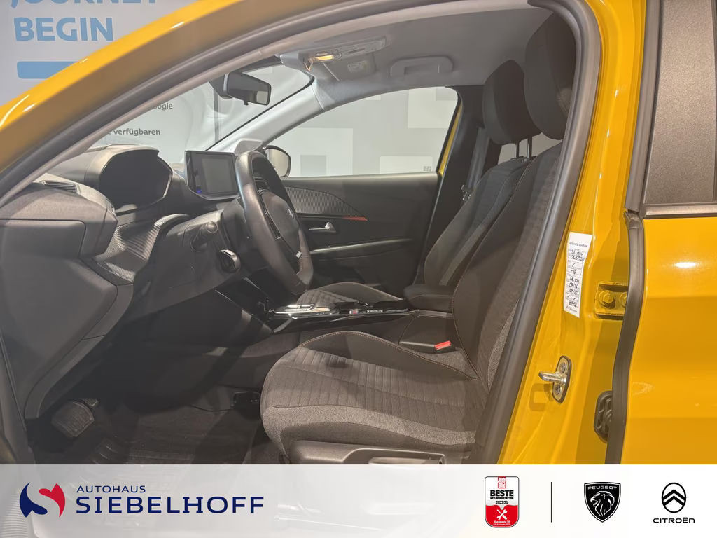 Peugeot e-208