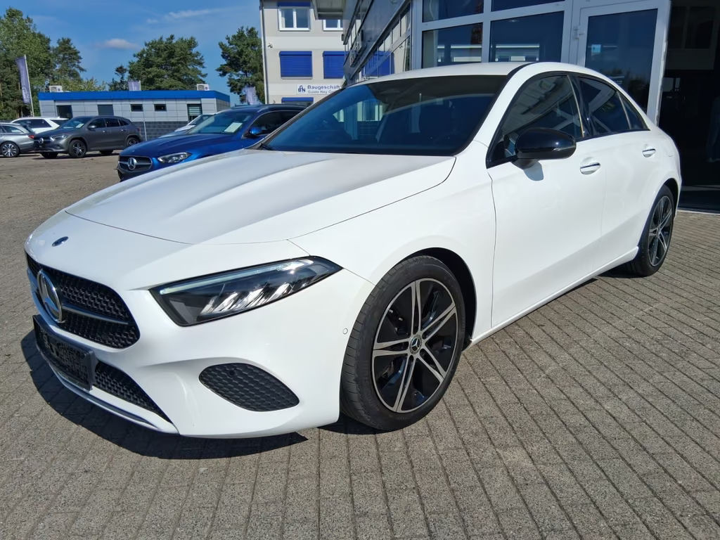 Mercedes-Benz A-Klasse A 200 Progressive A 200 d