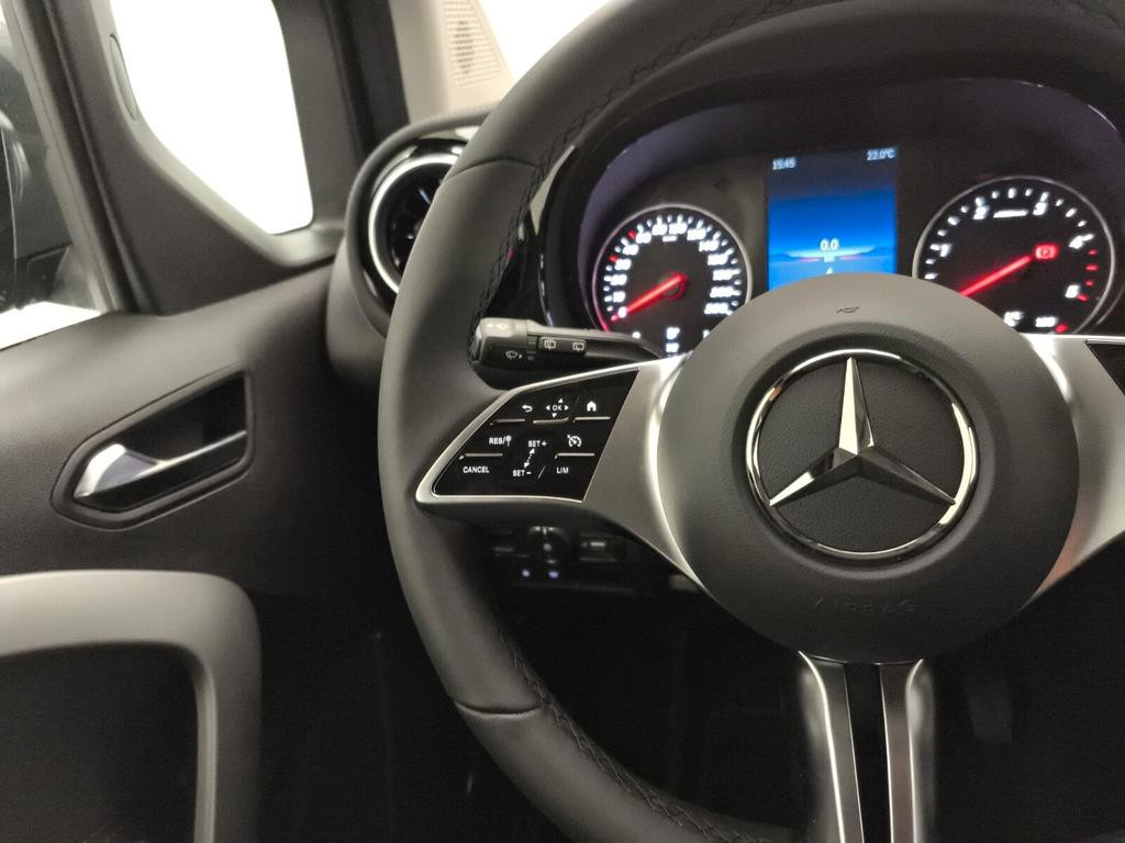Mercedes-Benz T 180
