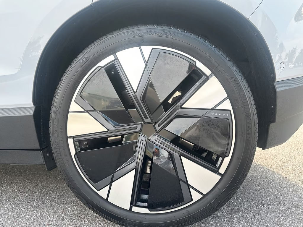 Volvo EX30