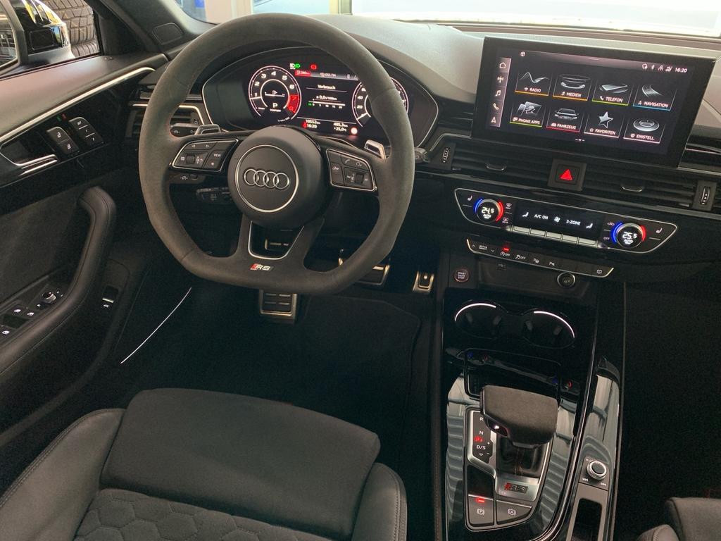 Audi RS4
