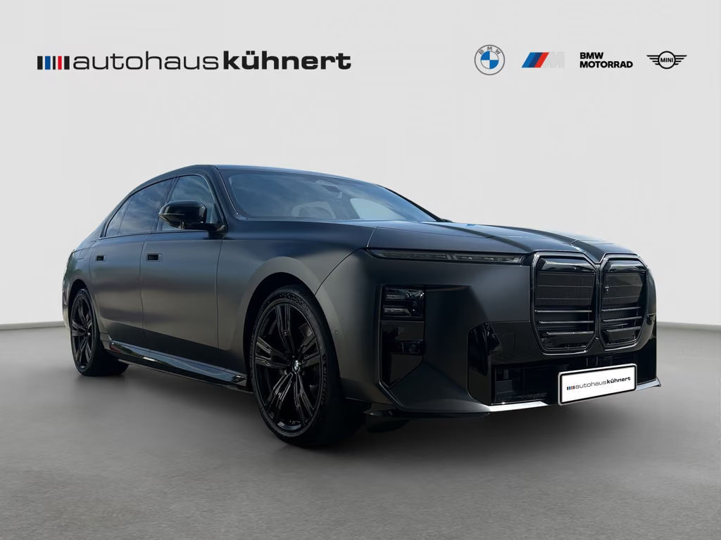 BMW i7
