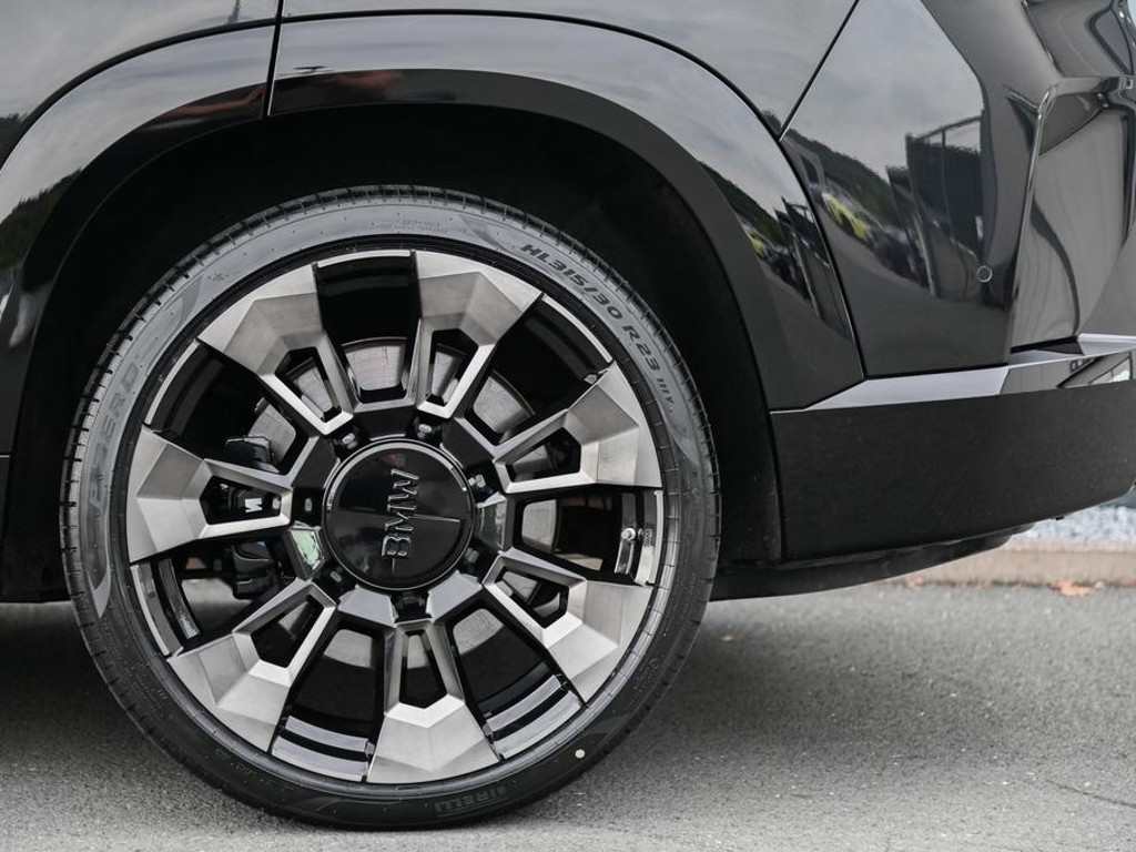 BMW XM