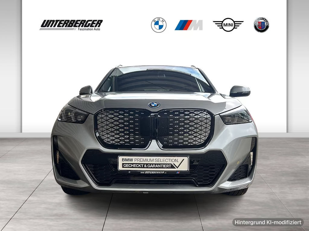 BMW iX1