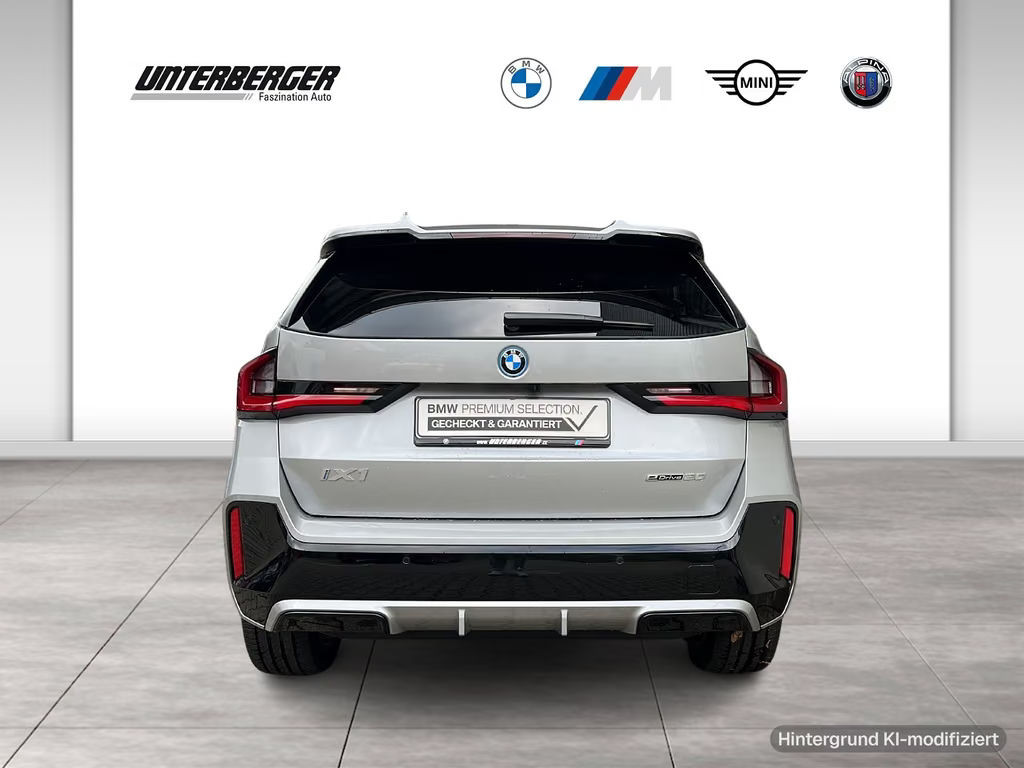 BMW iX1