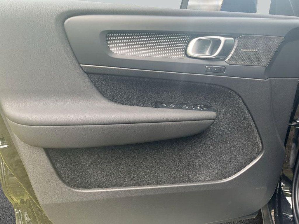 Volvo EX40