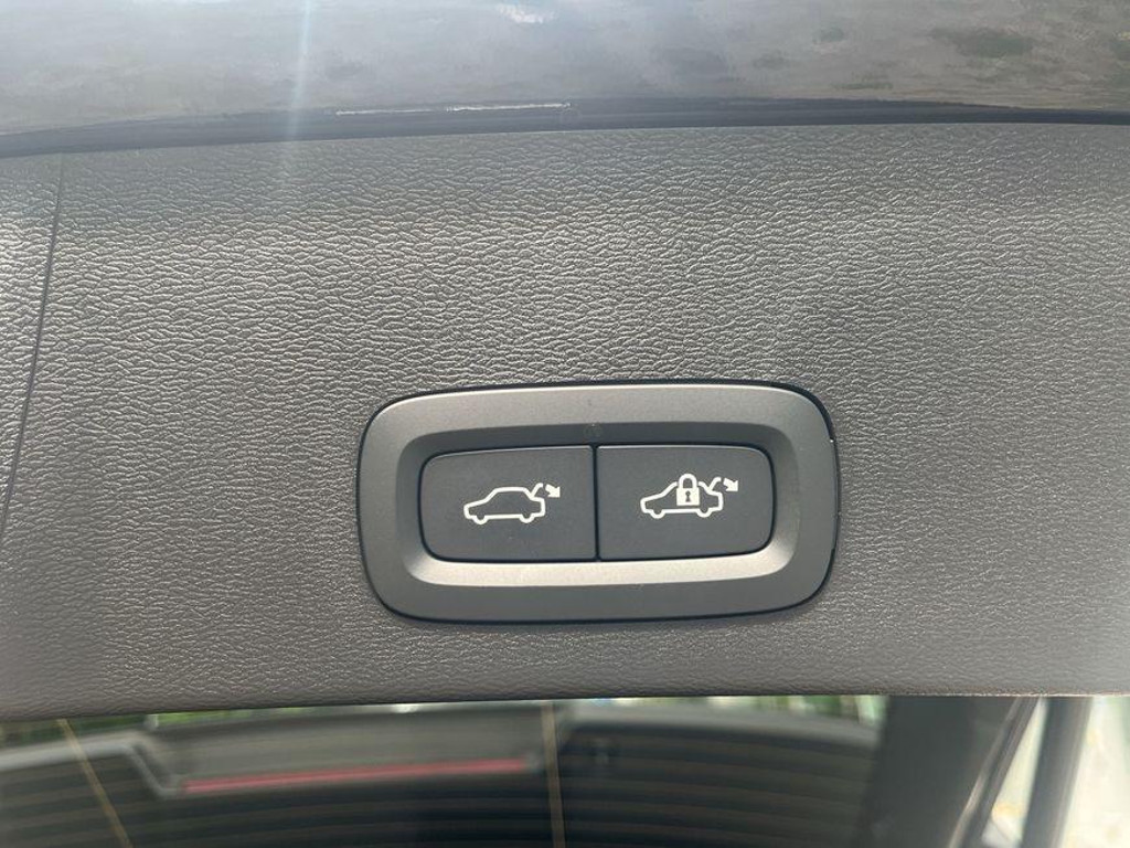 Volvo EX40