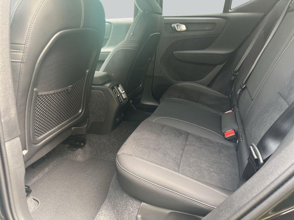 Volvo EX40