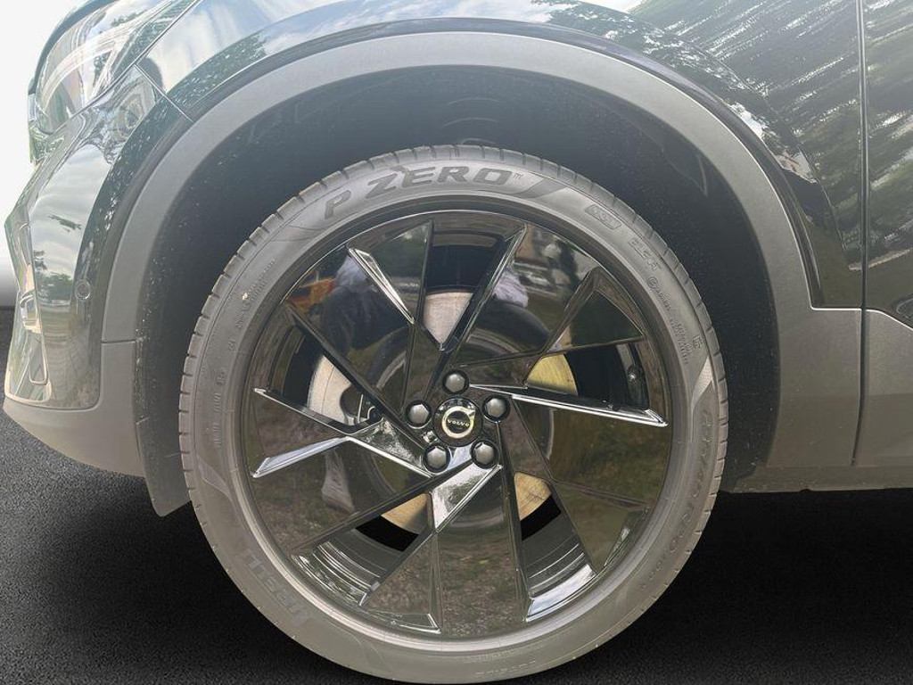 Volvo EX40