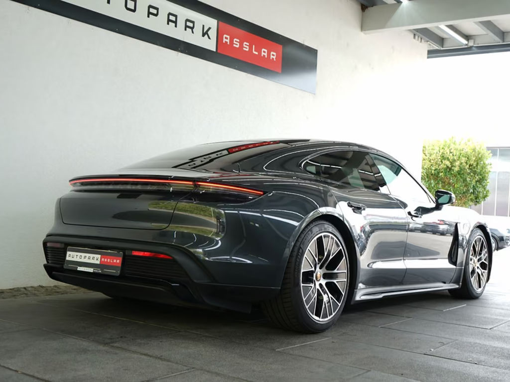 Porsche Taycan