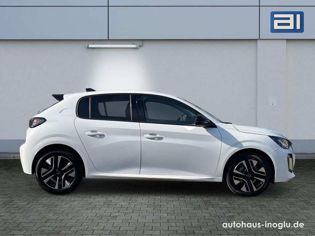 Peugeot e-208
