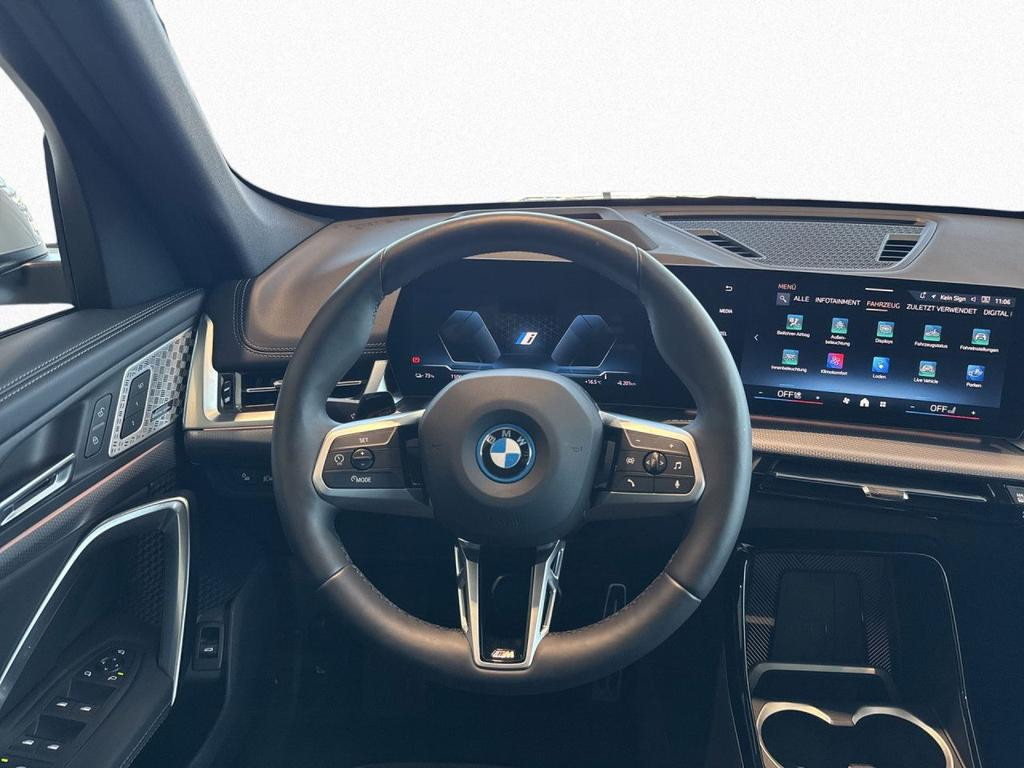 BMW iX1