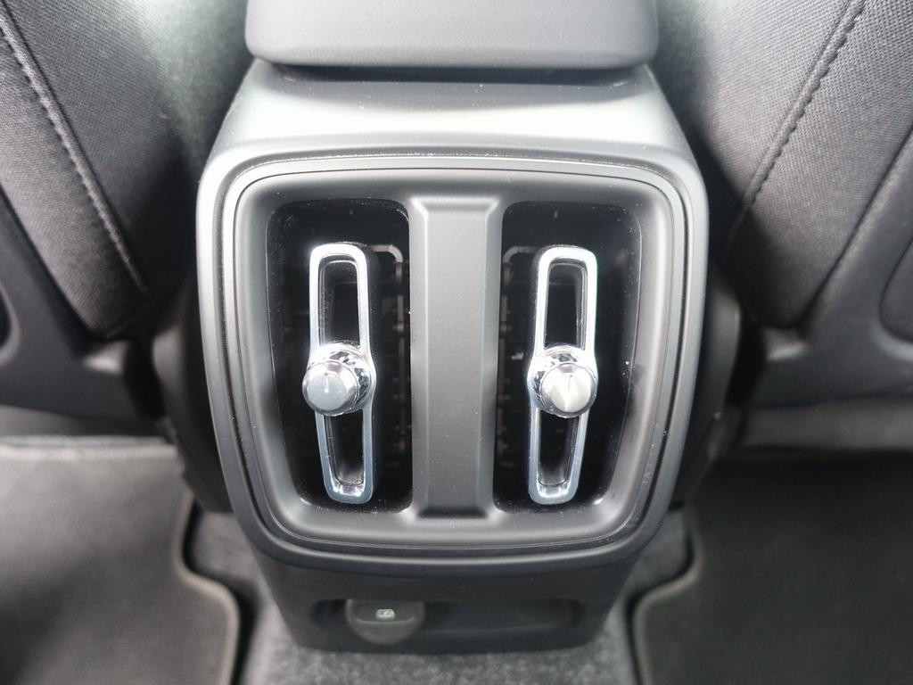Volvo EX40