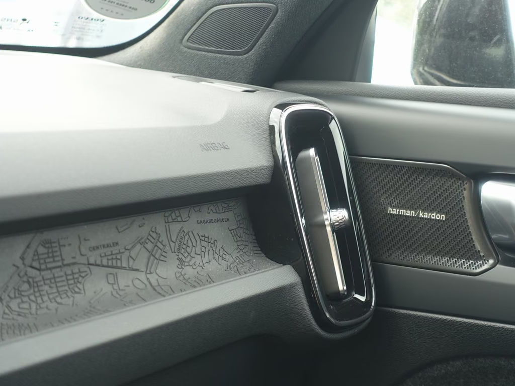 Volvo EX40
