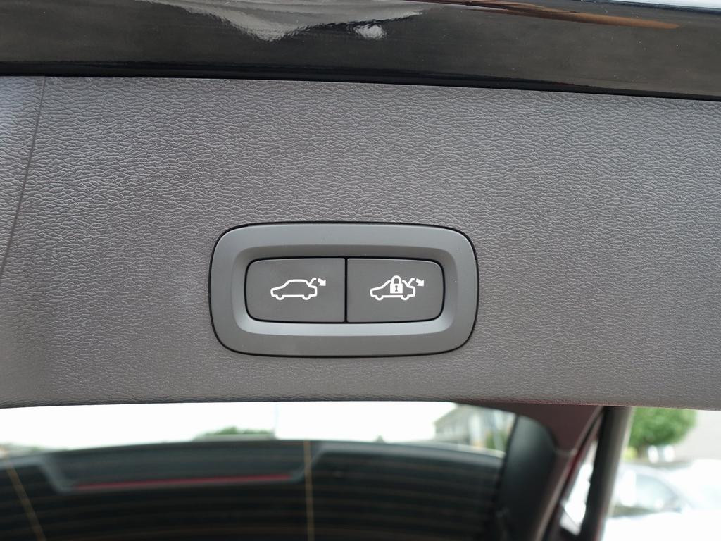 Volvo EX40