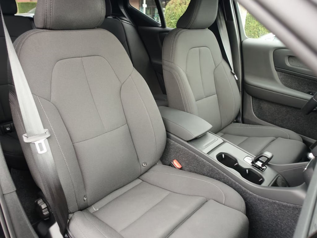 Volvo EX40