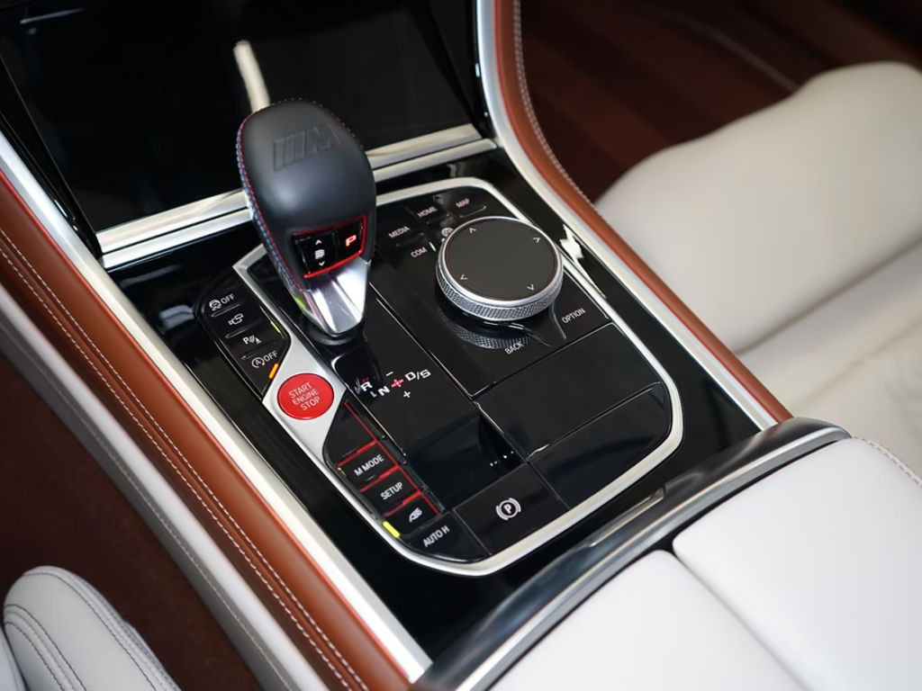 BMW M8