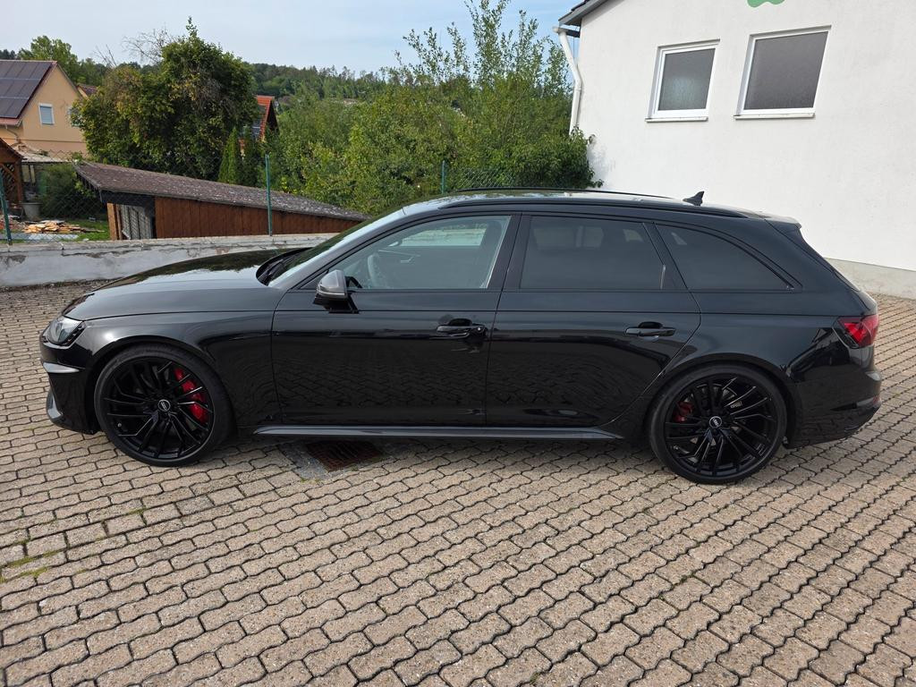Audi RS4