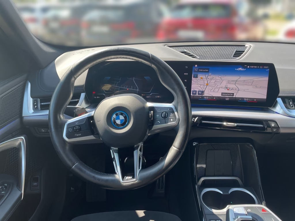BMW iX1