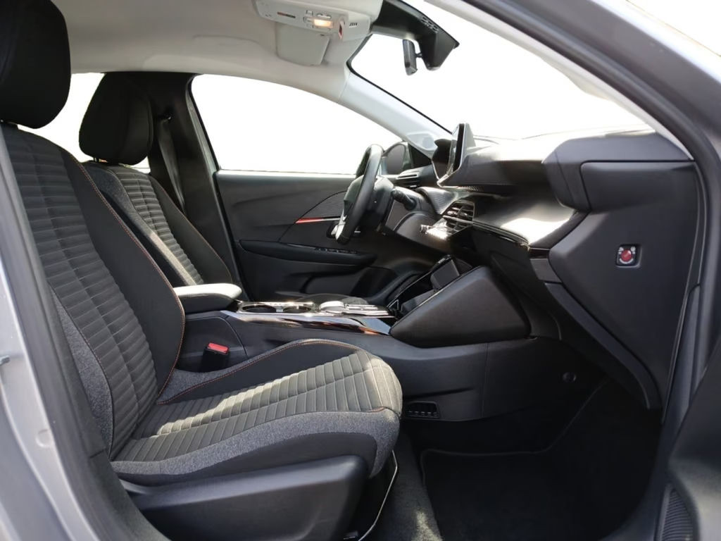 Peugeot e-208