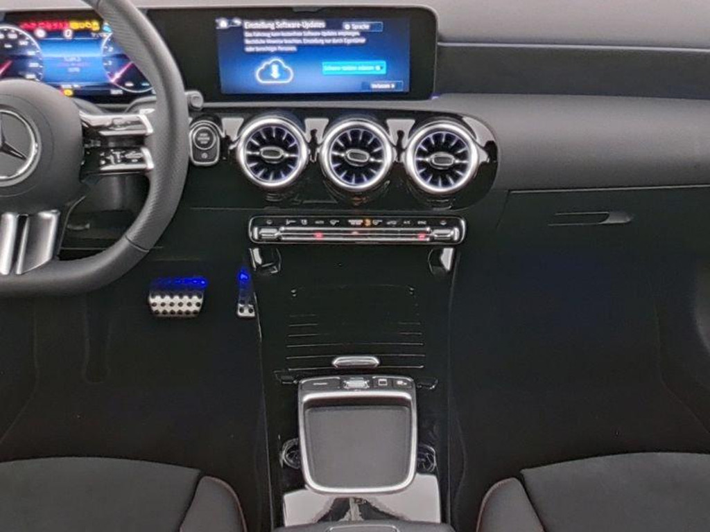 Mercedes-Benz A-Klasse A 250 4MATIC AMG Line