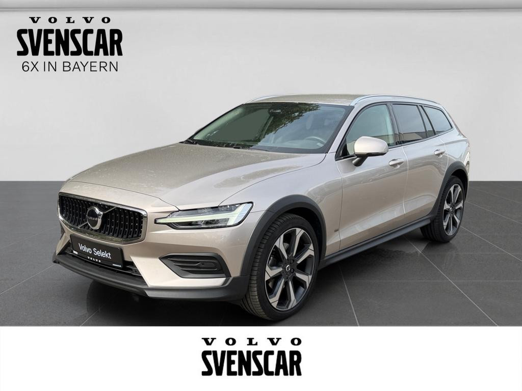 Volvo V60 Cross Country AWD Plus