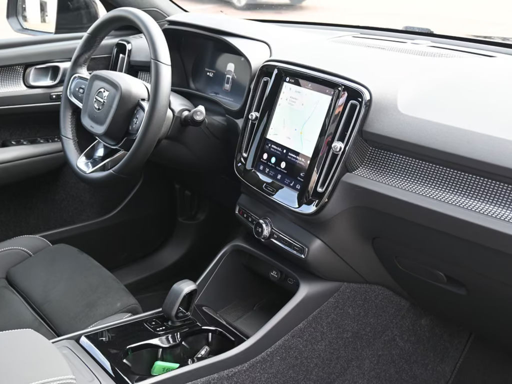 Volvo EX40