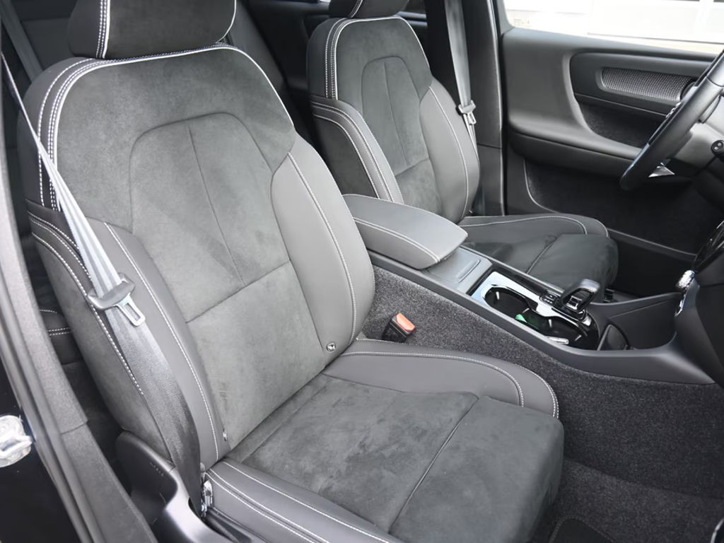 Volvo EX40