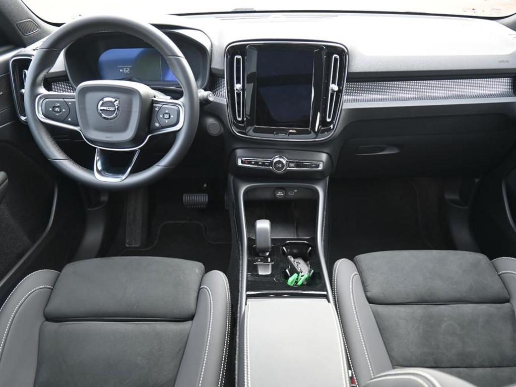 Volvo EX40